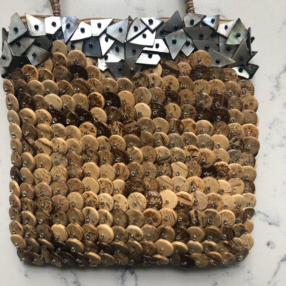 FREE w/BUNDLE VINTAGE Shell Bead Mini Purse - Picture 3 of 7